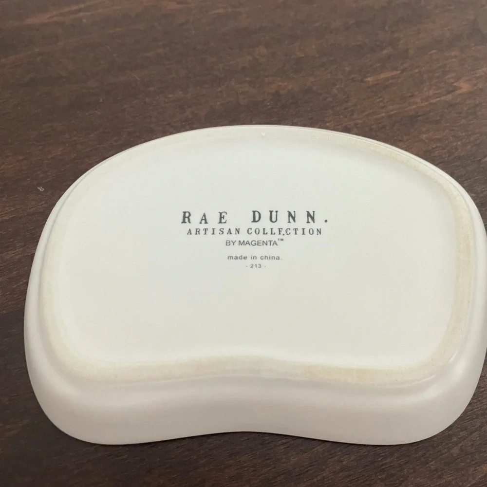 NWOT Rae Dunn Soap Dish
